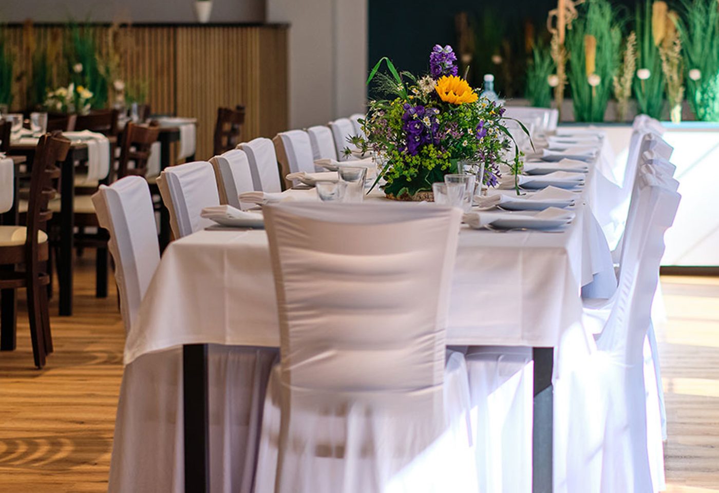 UFERZONE Moritzburg - Hochzeitliche Blumendekoration in der UFERZONE
