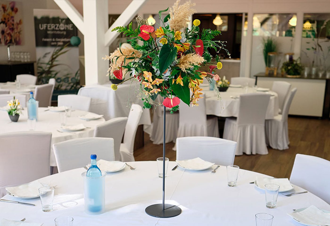 UFERZONE Moritzburg - Blick in die Lodge dekoriert für ein Hochzeit
