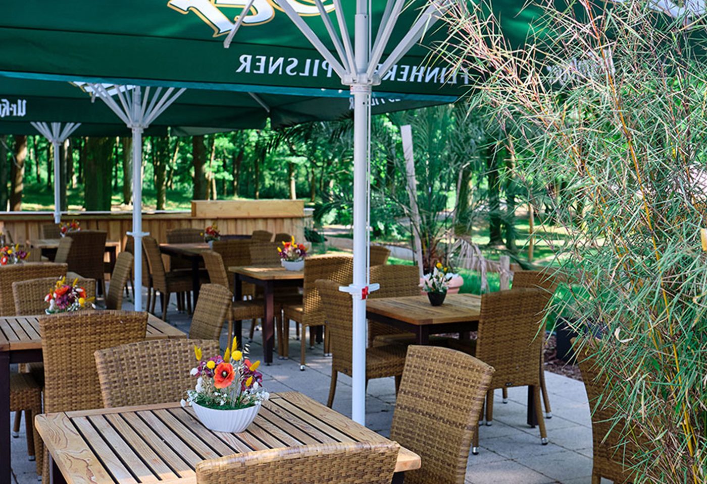 UFERZONE Moritzburg - UFERZONE Terrasse vorbereitet für Familien Brunch